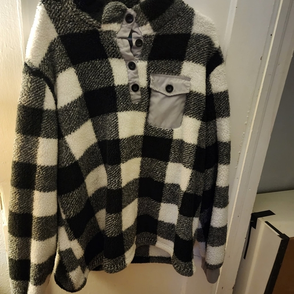 Chicyea Tops - Plaid Fleece Pullover with Button Collar